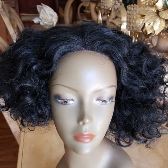 Used Wavy Curly Wig - Thumbnail 9