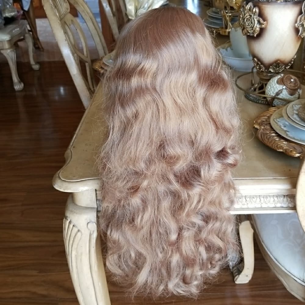 Blondish Golden Brown Showgirl Wig 20-24 inches - Thumbnail 8