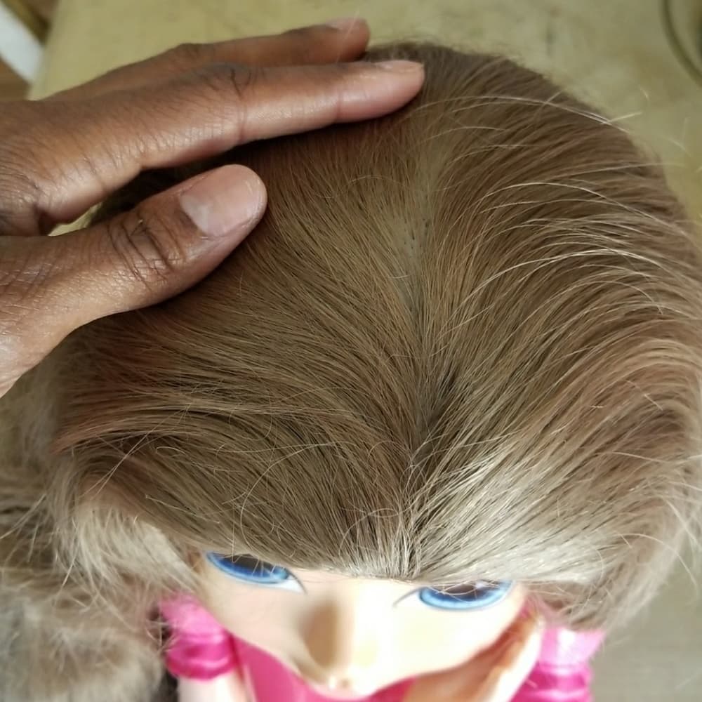 Blondish Golden Brown Showgirl Wig 20-24 inches - Thumbnail 3