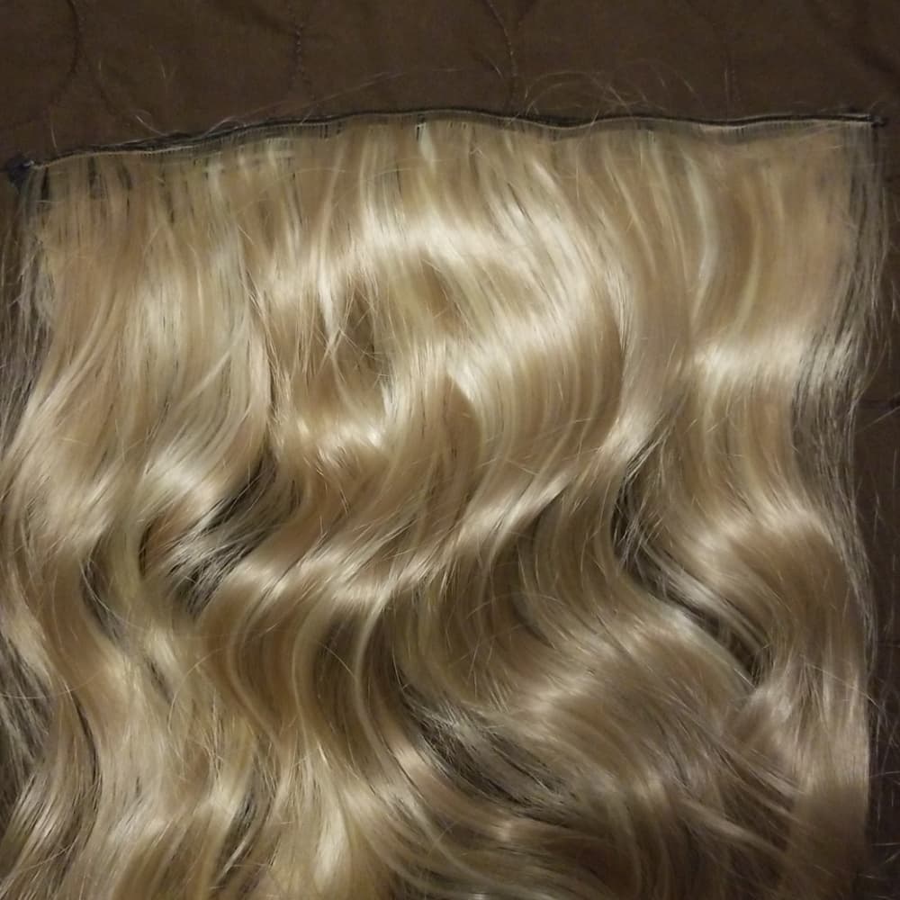 Blonde One Piece Clip in Extension #27/613 - Thumbnail 3
