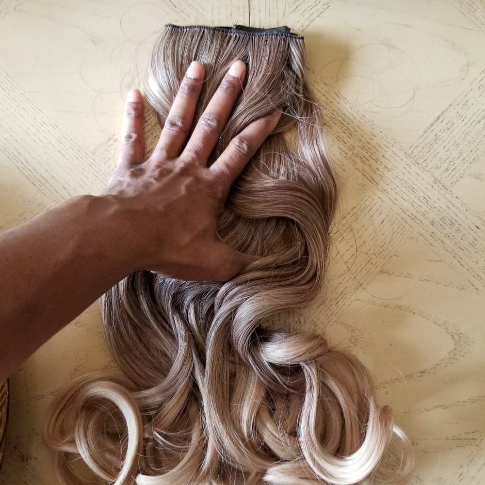 Ombre light Brown to Blonde Clip in Extension - Thumbnail 4