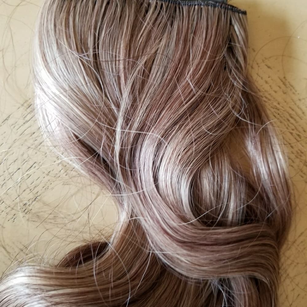 Ombre light Brown to Blonde Clip in Extension - Thumbnail 5