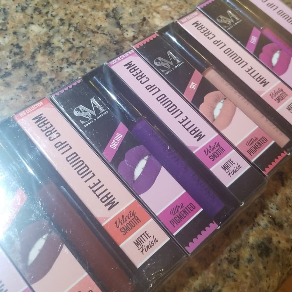 Matte Lipstick Beauty Bundle - Thumbnail 3