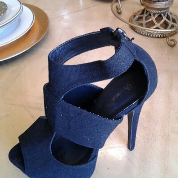 Sexy Black Heels size 6