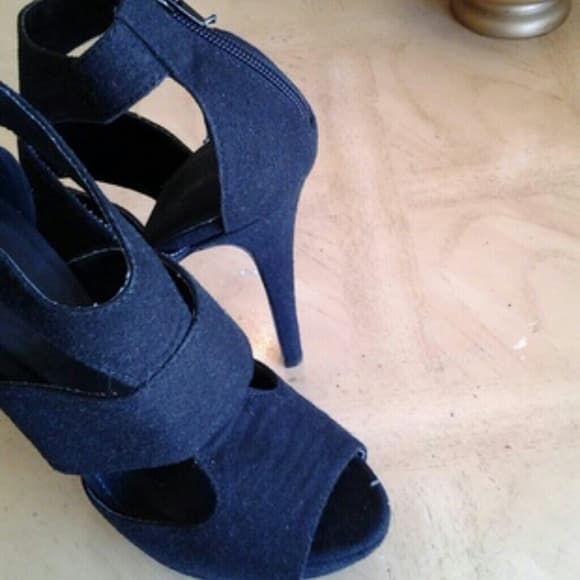 Sexy Black Heels size 6 - Thumbnail 3