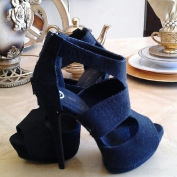 Sexy Black Heels size 6 - Thumbnail 4