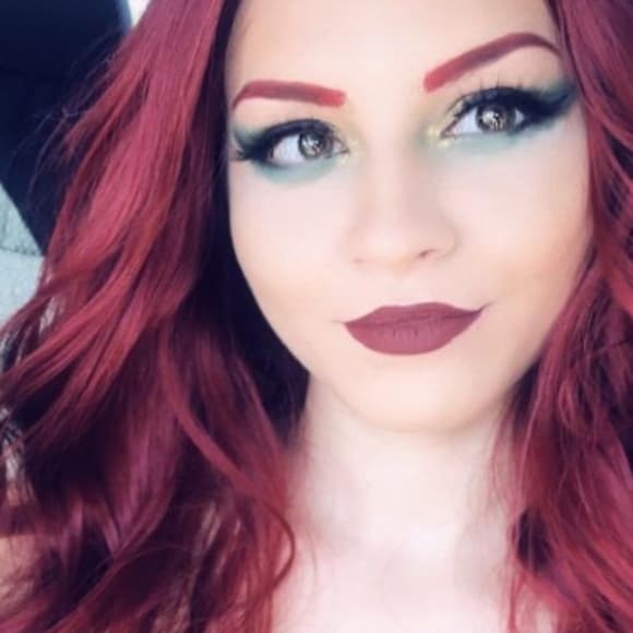 Burdundy Beauty Lace Front Wig 22-26 inches!! - Thumbnail 6