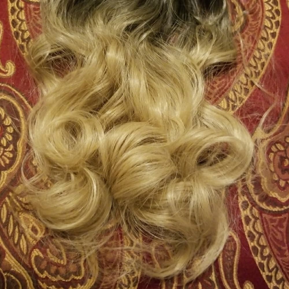Ombre Blonde Full Head Clip in Extension - Thumbnail 2