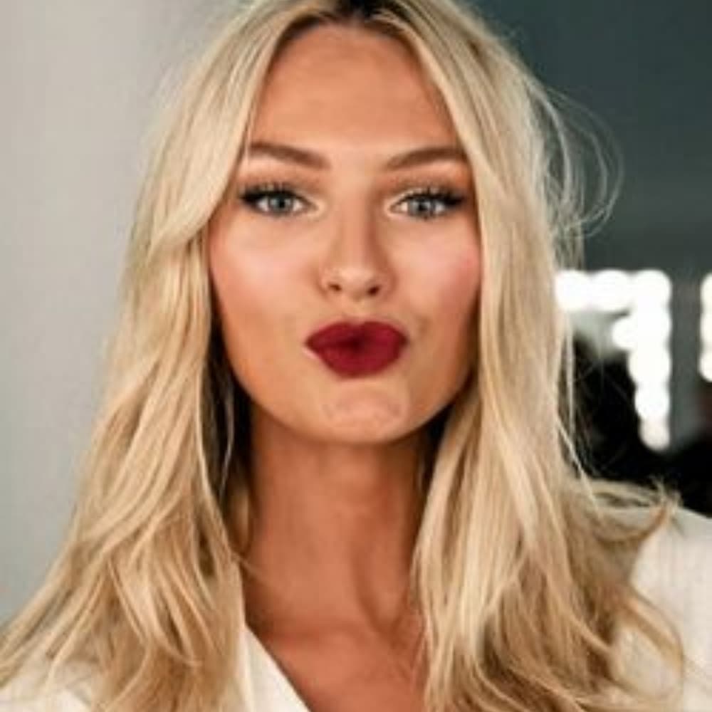 Bleach Blonde Full Head Clip in Extensions #613 - Thumbnail 2
