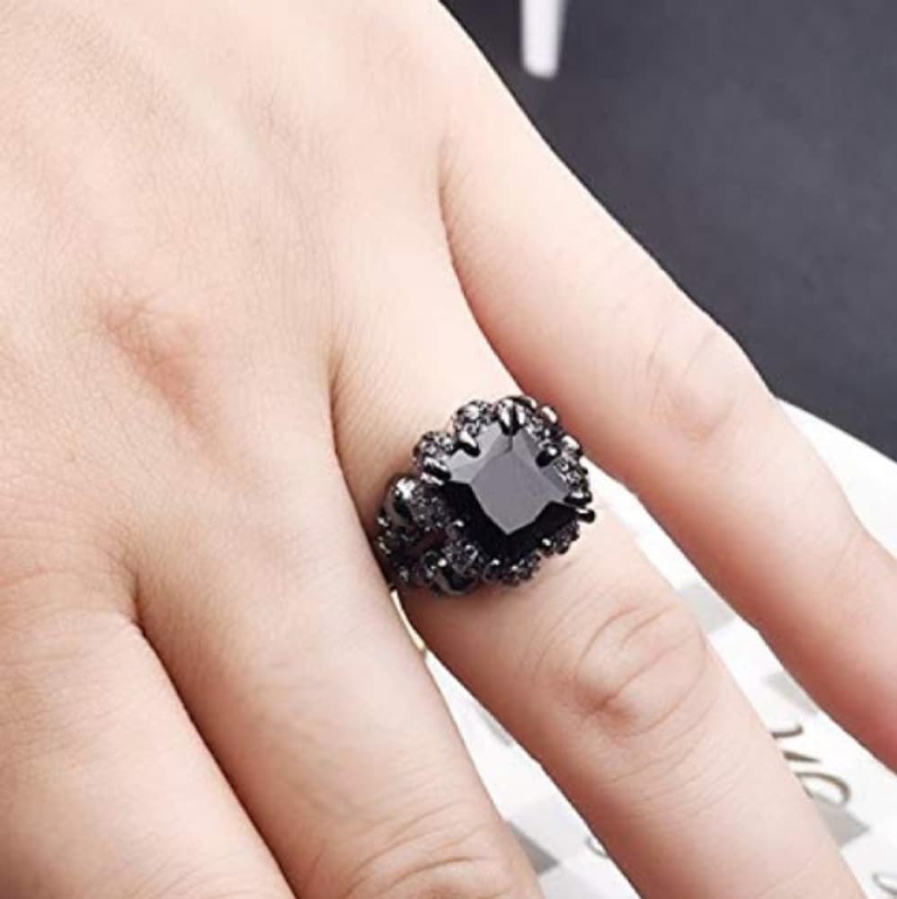 Beautiful Cubic Zirconia Skull Ring - Thumbnail 3
