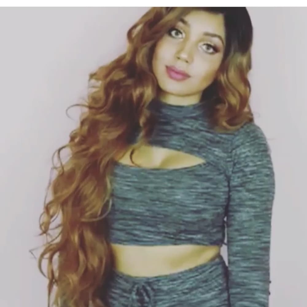 Wavy Beauty Lace Front Wig 22-26 inches - Thumbnail 7