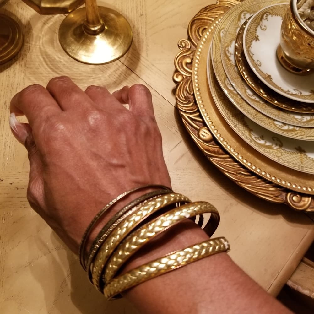 Gold Beauty Bangle Bracelet - Thumbnail 2