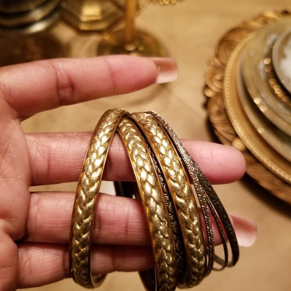 Gold Beauty Bangle Bracelet - Thumbnail 3