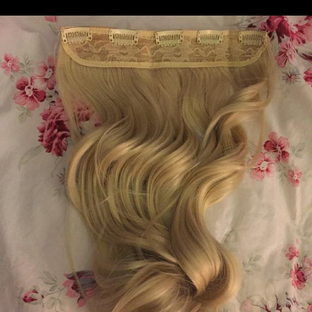 Blonde One Piece Clip In Extension - Thumbnail 2