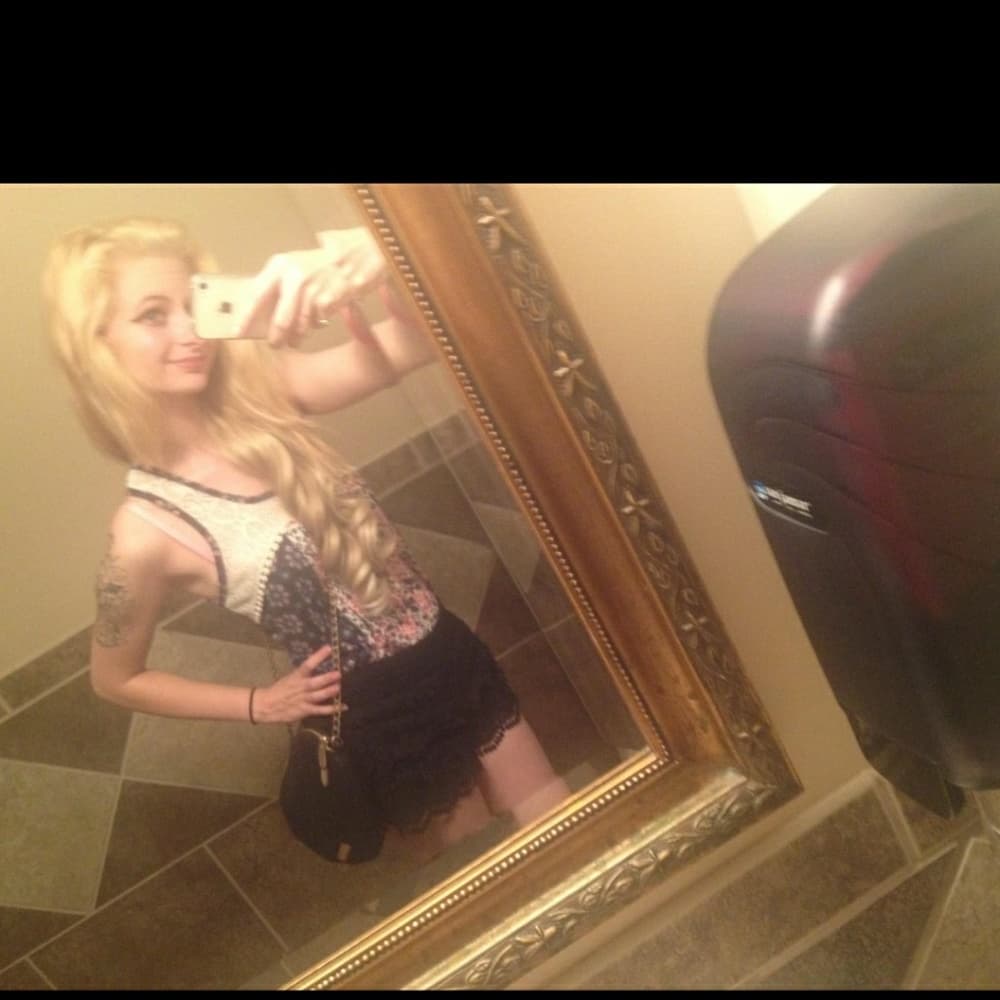 Blonde One Piece Clip In Extension - Thumbnail 4