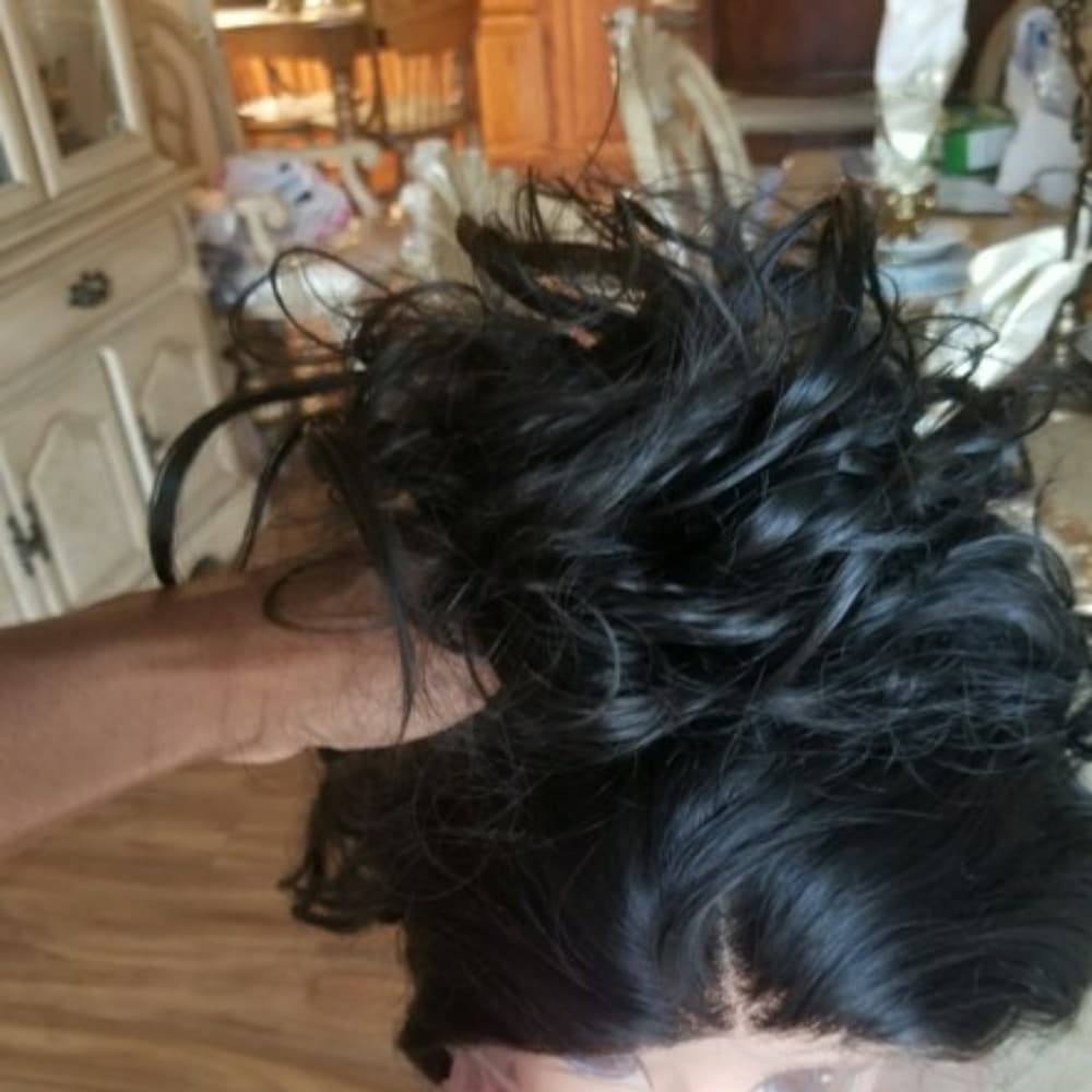 Loose Wavy Beauty Lace Front Wig 24-26 inches!! - Thumbnail 4