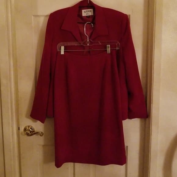 Burgundy Kasper Suit - Thumbnail 5