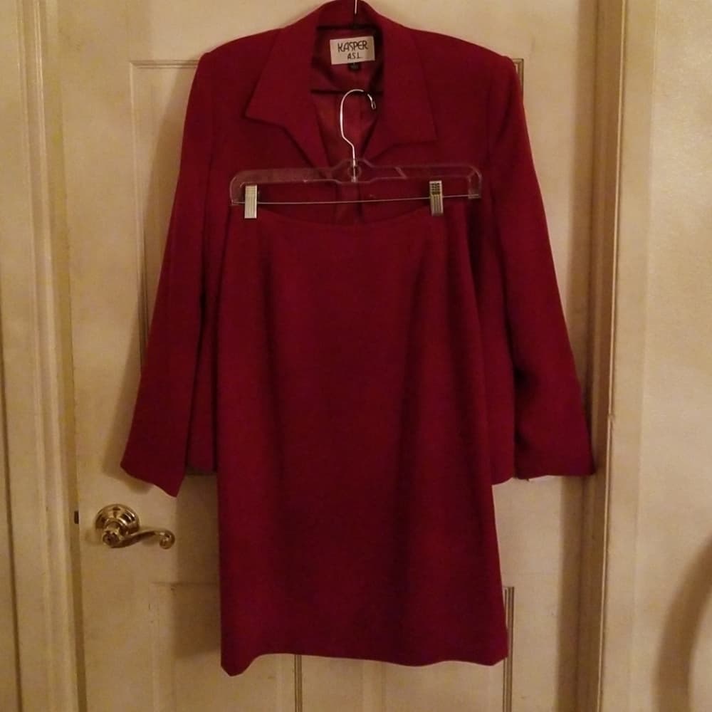 Burgundy Kasper Suit - Thumbnail 4