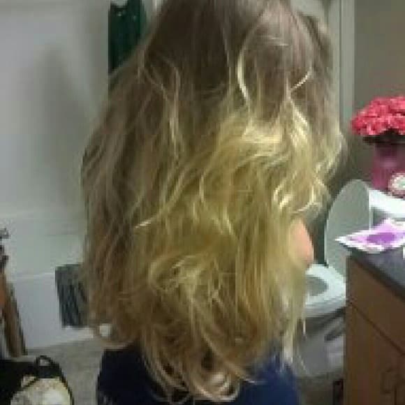 Beautiful Clip In Full Head One Piece 3/4 Ext!! - Thumbnail 2