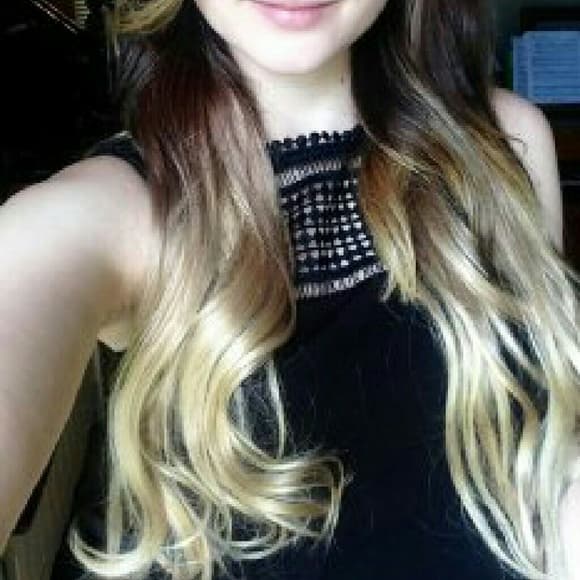 Beautiful Clip In Full Head One Piece 3/4 Ext!!