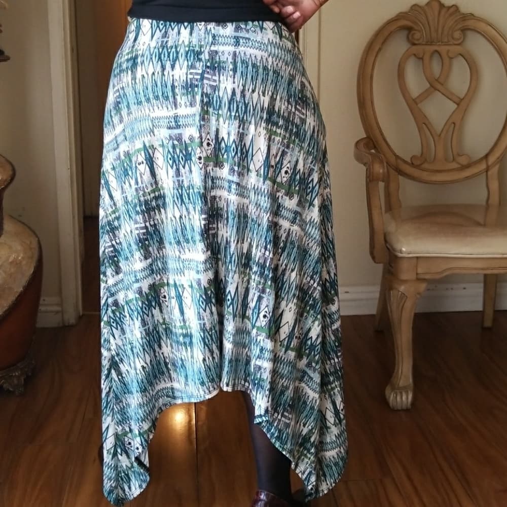 Beautiful Courtenay Skirt - Thumbnail 3