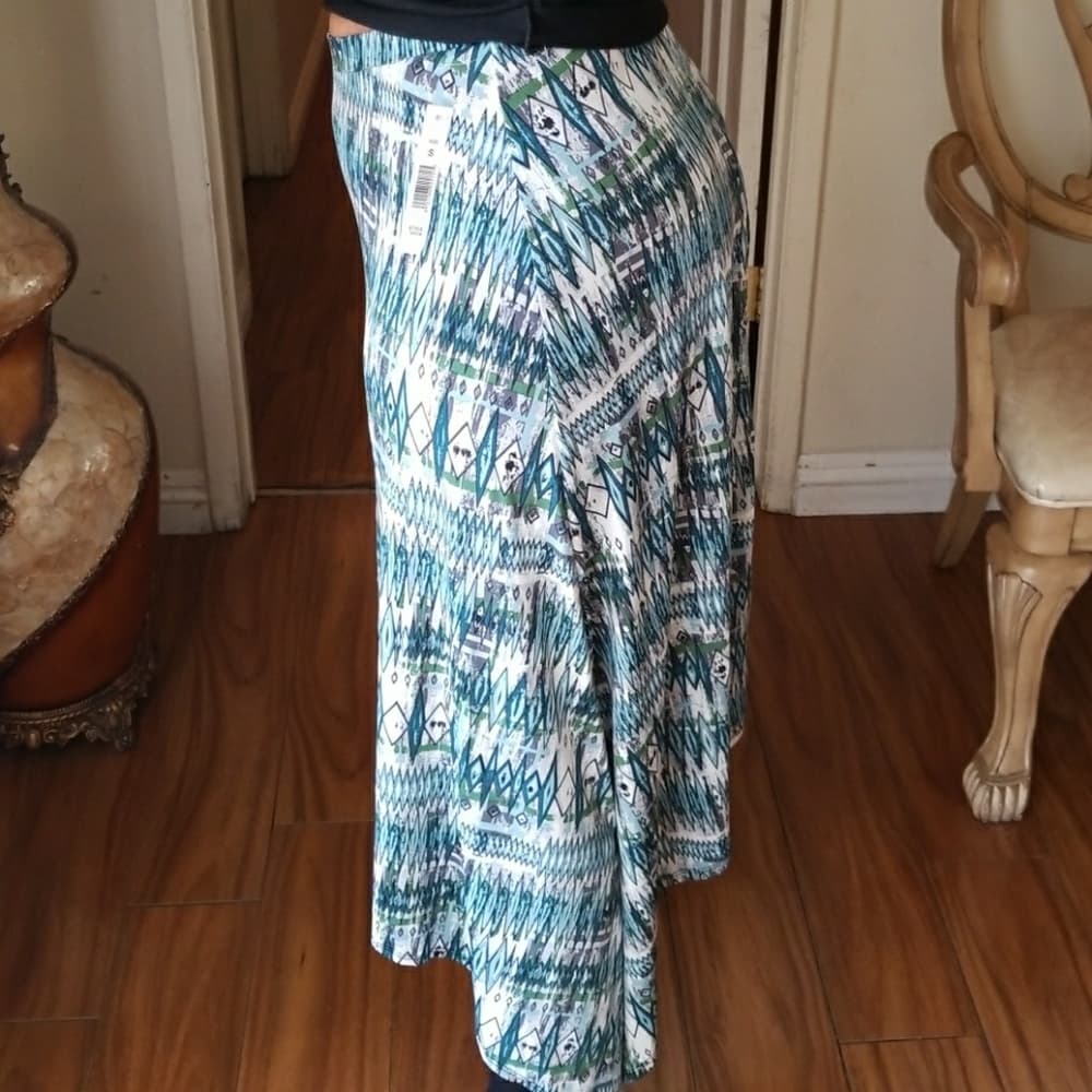Beautiful Courtenay Skirt - Thumbnail 2