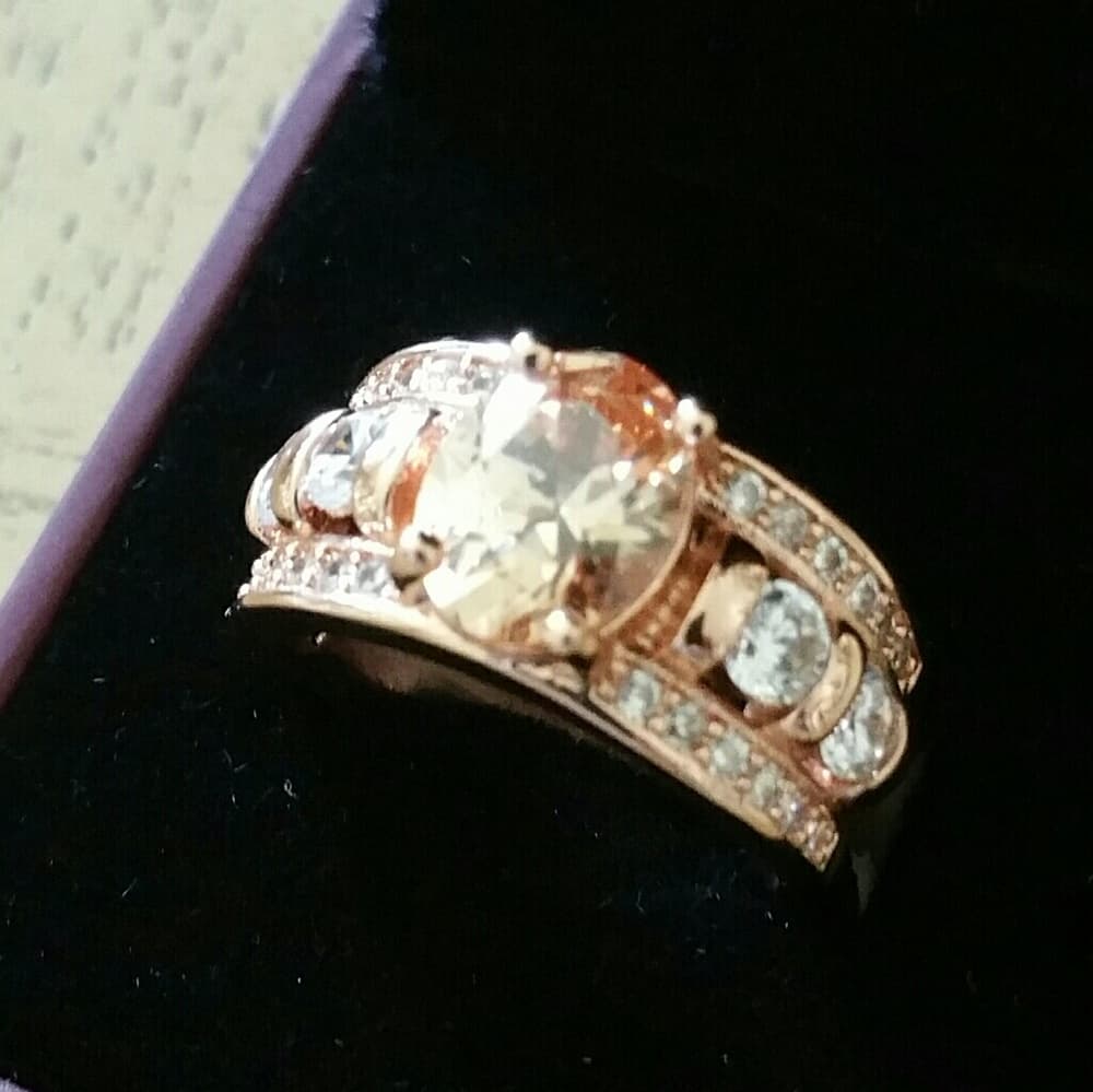 Beautiful Rose Gold Ring - Thumbnail 3