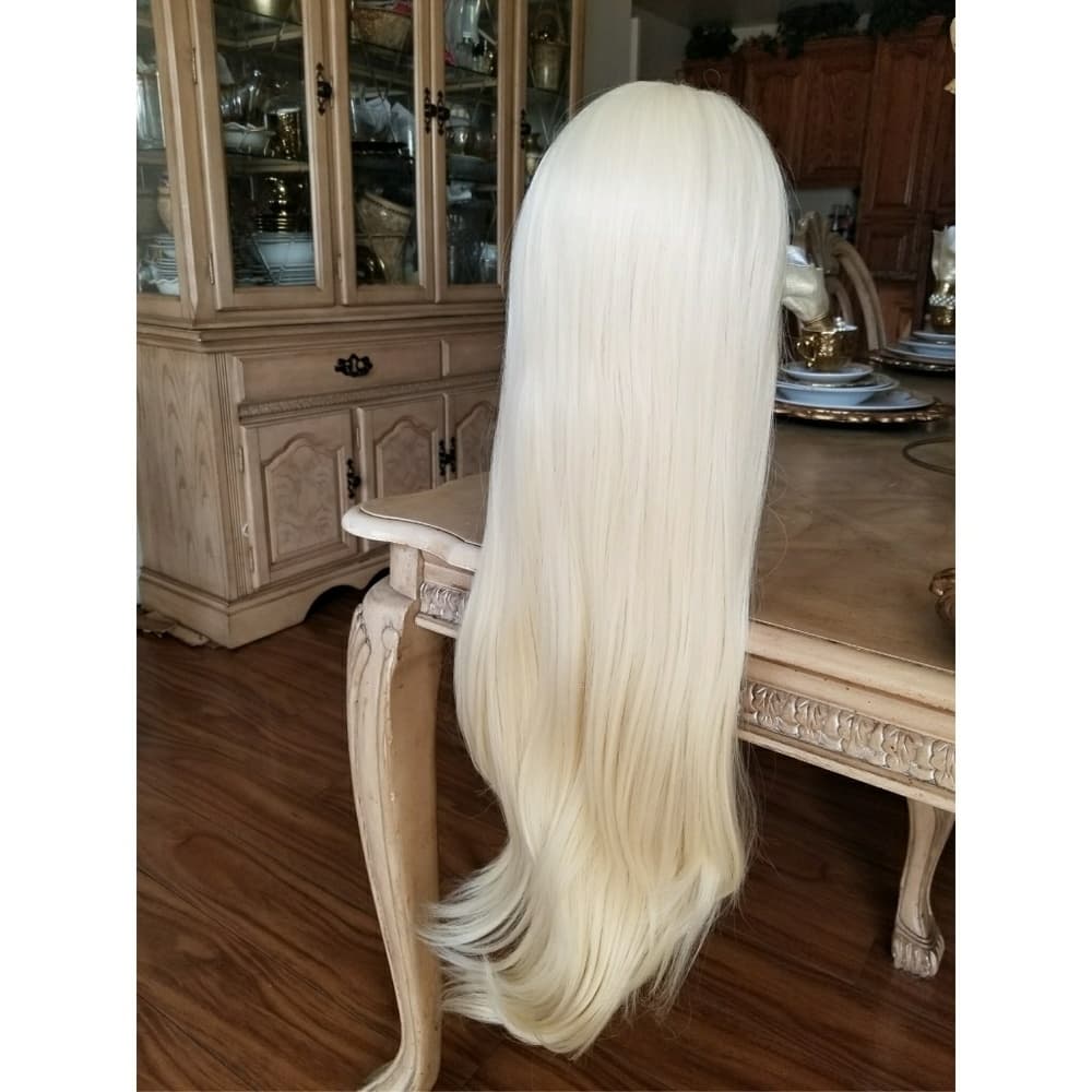 Blonde Beauty LaceFront Wig 22-24 inches!! - Thumbnail 2