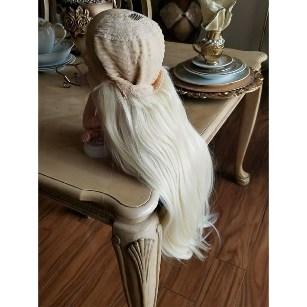 Blonde Beauty LaceFront Wig 22-24 inches!! - Thumbnail 7
