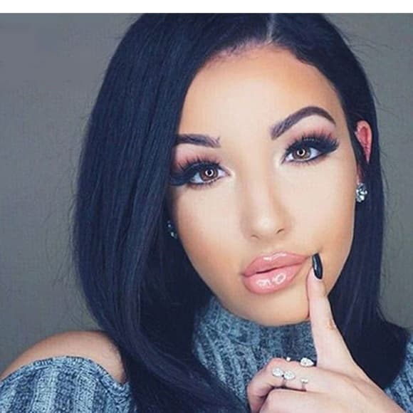 Cute Black Bob Beauty - Thumbnail 8