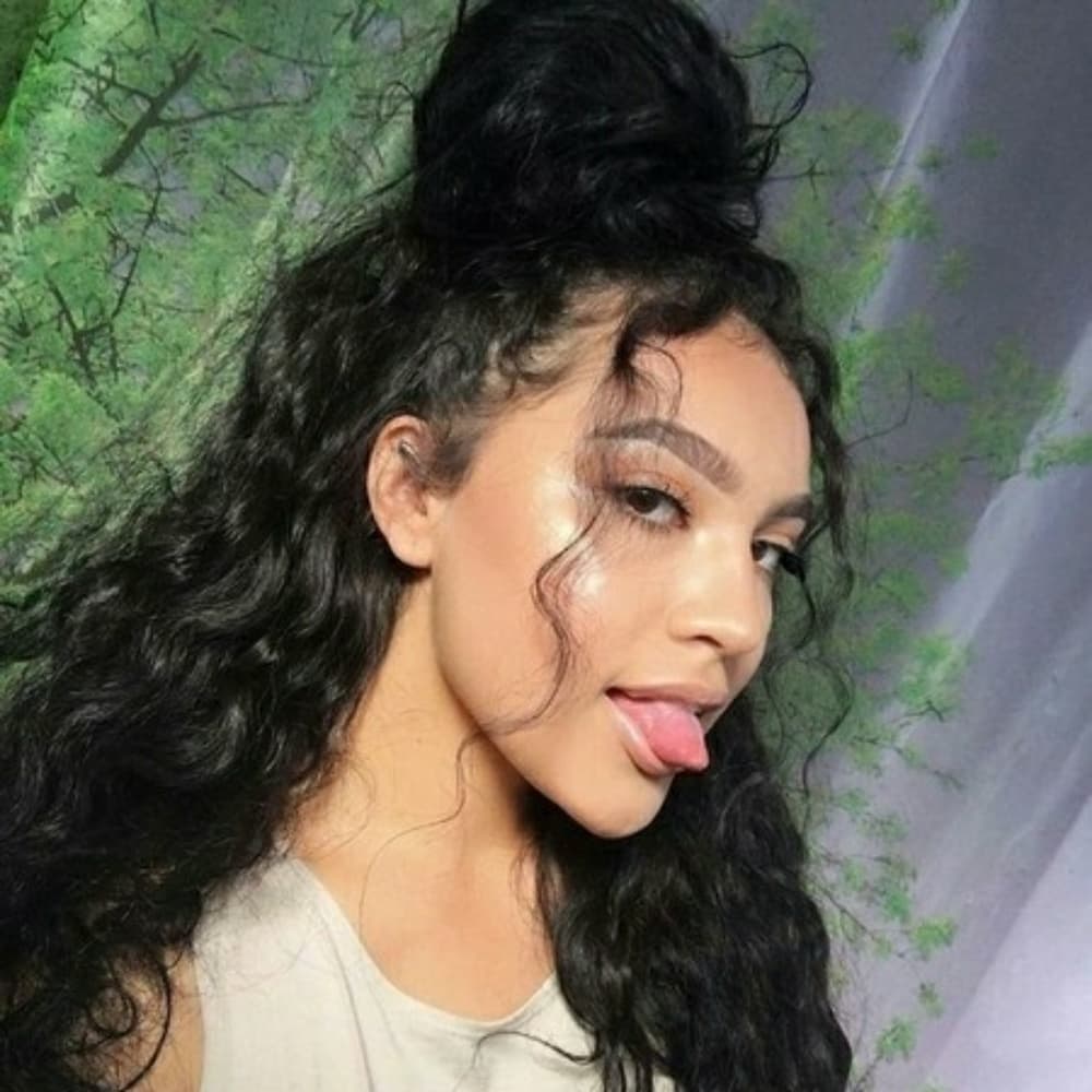 Curly Beauty Lacefront Wig 22-26 inches!! - Thumbnail 8