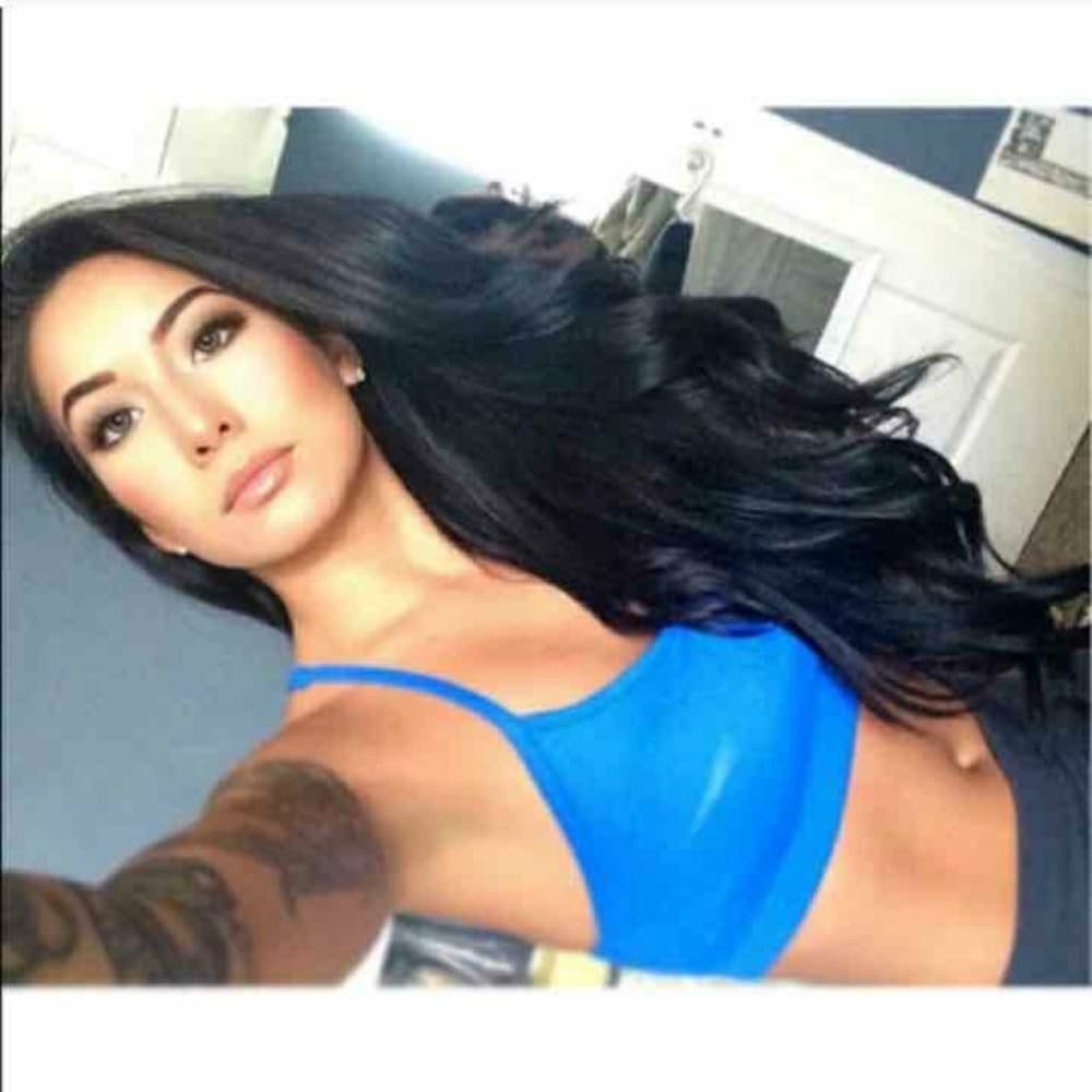 Body Wave Beauty Lacefront Wig 24-26 inches!! - Thumbnail 6