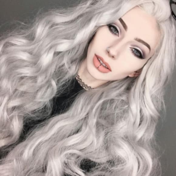 Gray Wavy Beauty Waves Lace Front Wig 24-26 inches - Thumbnail 2