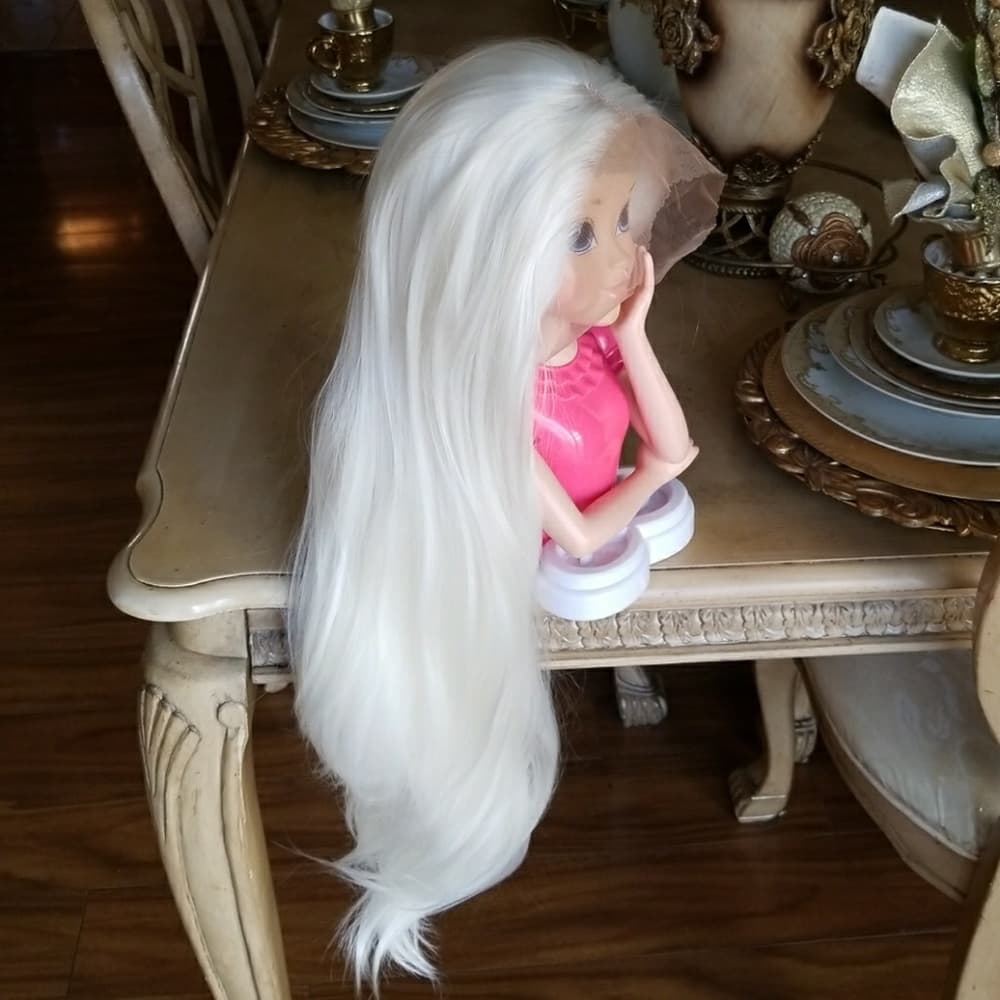 White Blonde Lacefront Wig 22-26 inches - Thumbnail 4