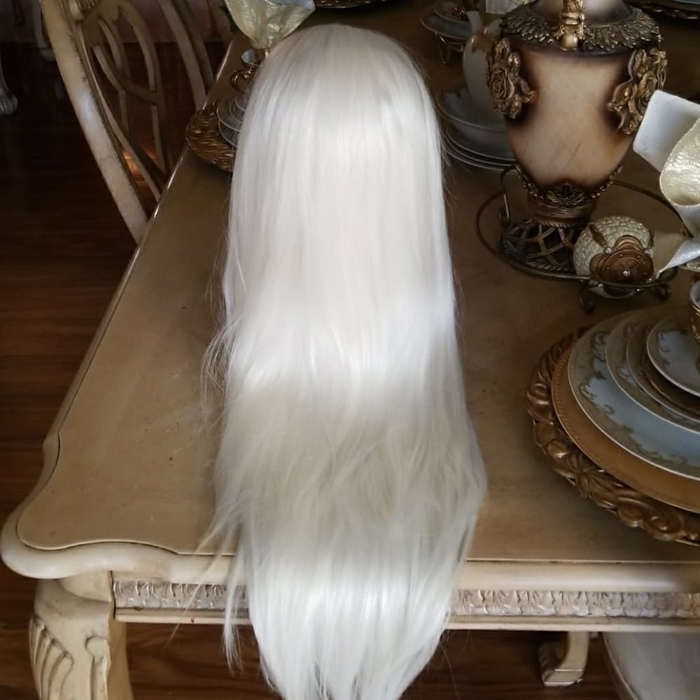 White Blonde Lacefront Wig 22-26 inches - Thumbnail 5