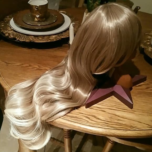 Beautiful Golden Blonde Beauty Wig - Thumbnail 2