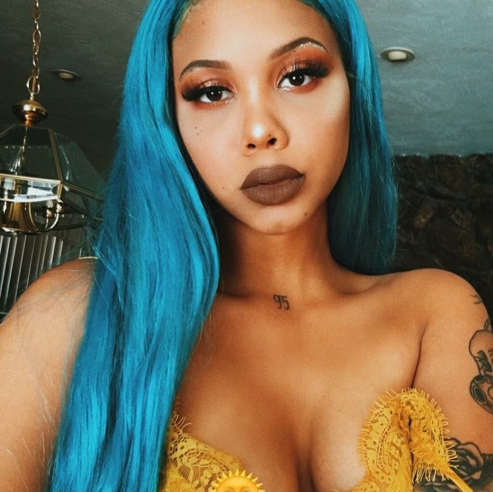 Turquoise Blue Beauty Lacefront Wig 22-26 inches - Thumbnail 5