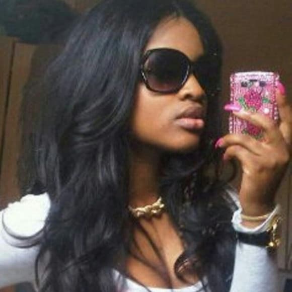 Beautiful Layered Lace Front Wig 20-22 inches!! - Thumbnail 4