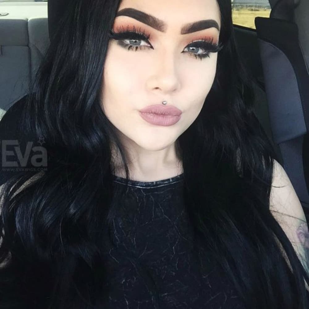 Black Bodywave Beauty Lacefront Wig 24-26 inches!! - Thumbnail 2