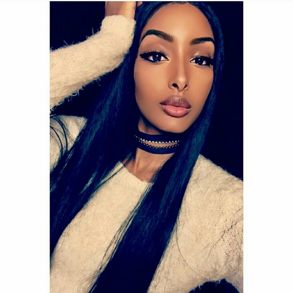 Straight Beauty Lacefront Wig 22-26 inches!! - Thumbnail 3