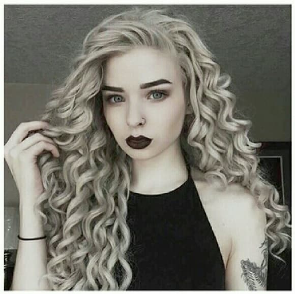 Gray Beauty Curly Wig 26-28 inches!! - Thumbnail 4