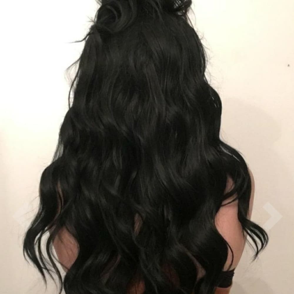 Wavy Beauty Lace Front Wig 22-24 inches - Thumbnail 2