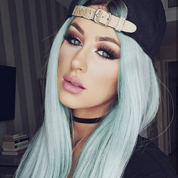 Ombrr Green LaceFront Wig 22-26 inches!! - Thumbnail 5
