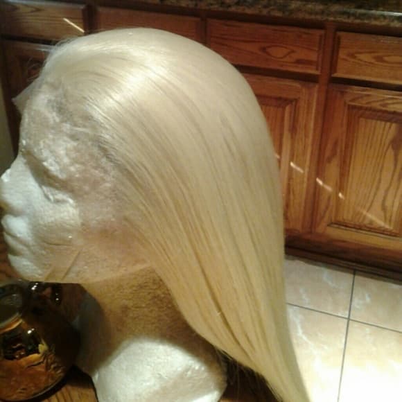 Straight Sexy Blonde Bombshell Lacefront Wig. - Thumbnail 2