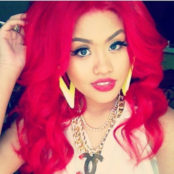 Red Beauty LaceFront Wig 22-26 inches!! - Thumbnail 4