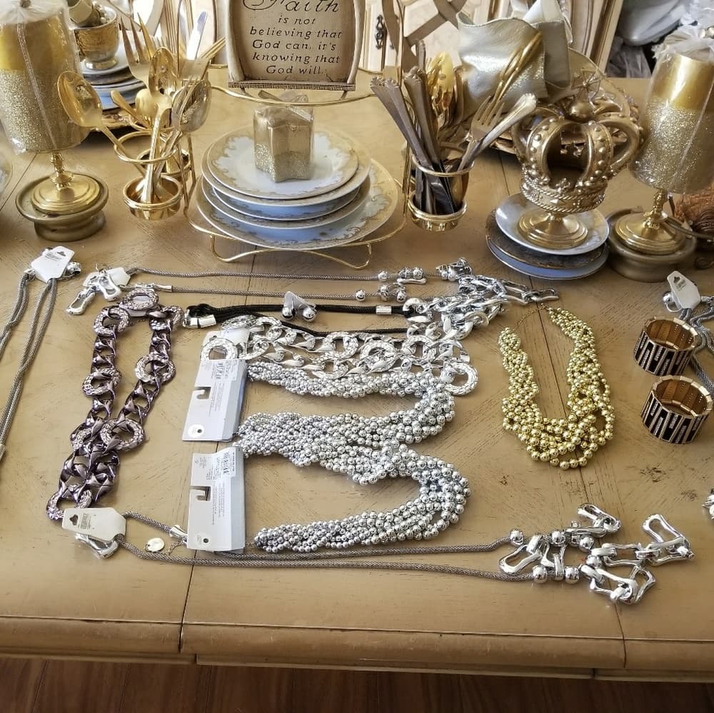 Vintage Beauty Bundle Set 17 pieces!! - Thumbnail 2