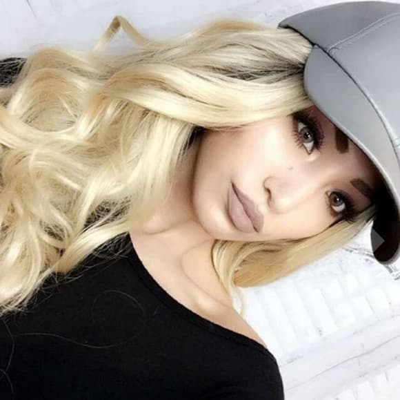 Blonde Ombre Beauty Lacefront Wig 22-24 inches!! - Thumbnail 3