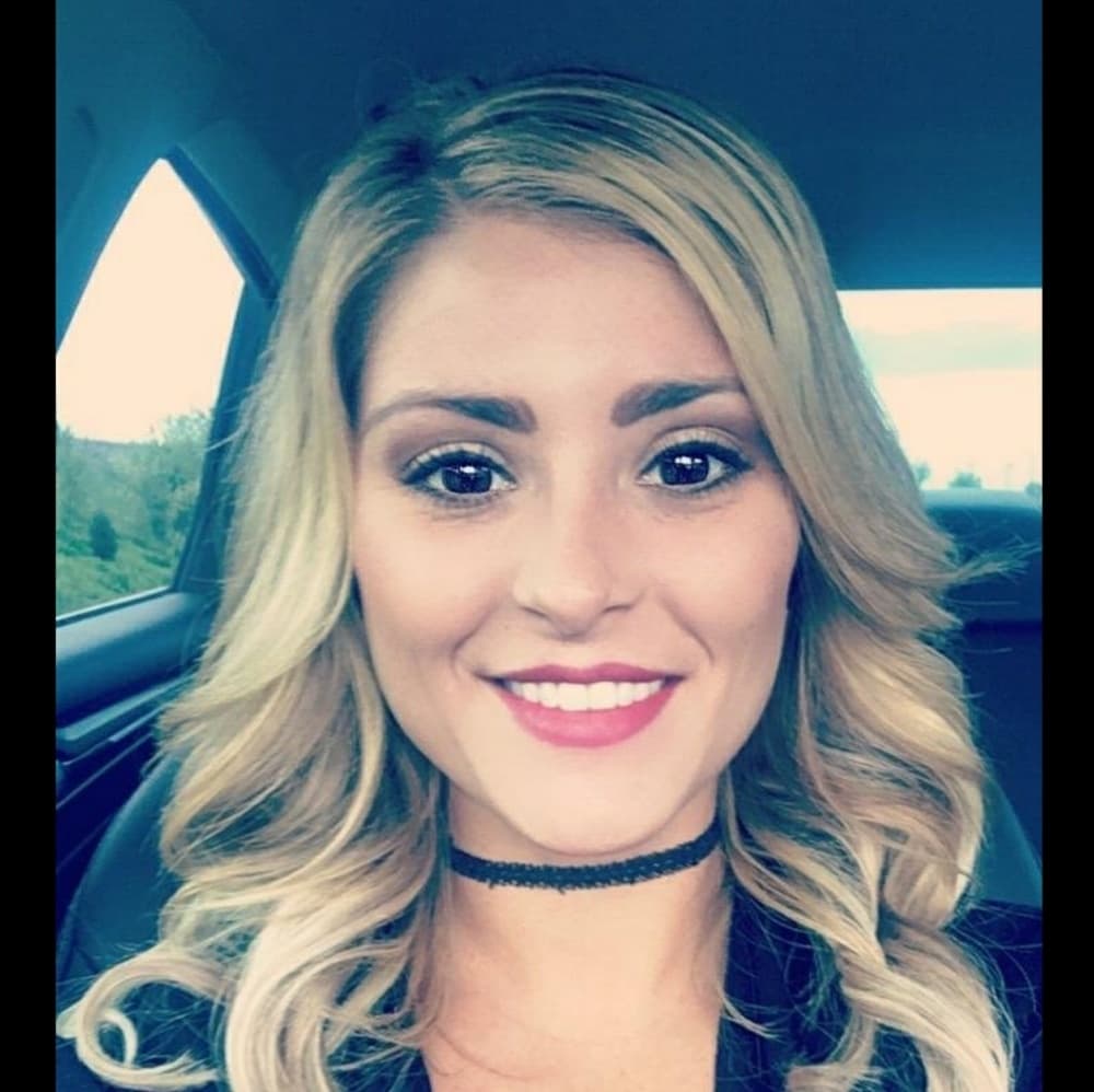 Blonde Tape in Hair Extensions - Thumbnail 5