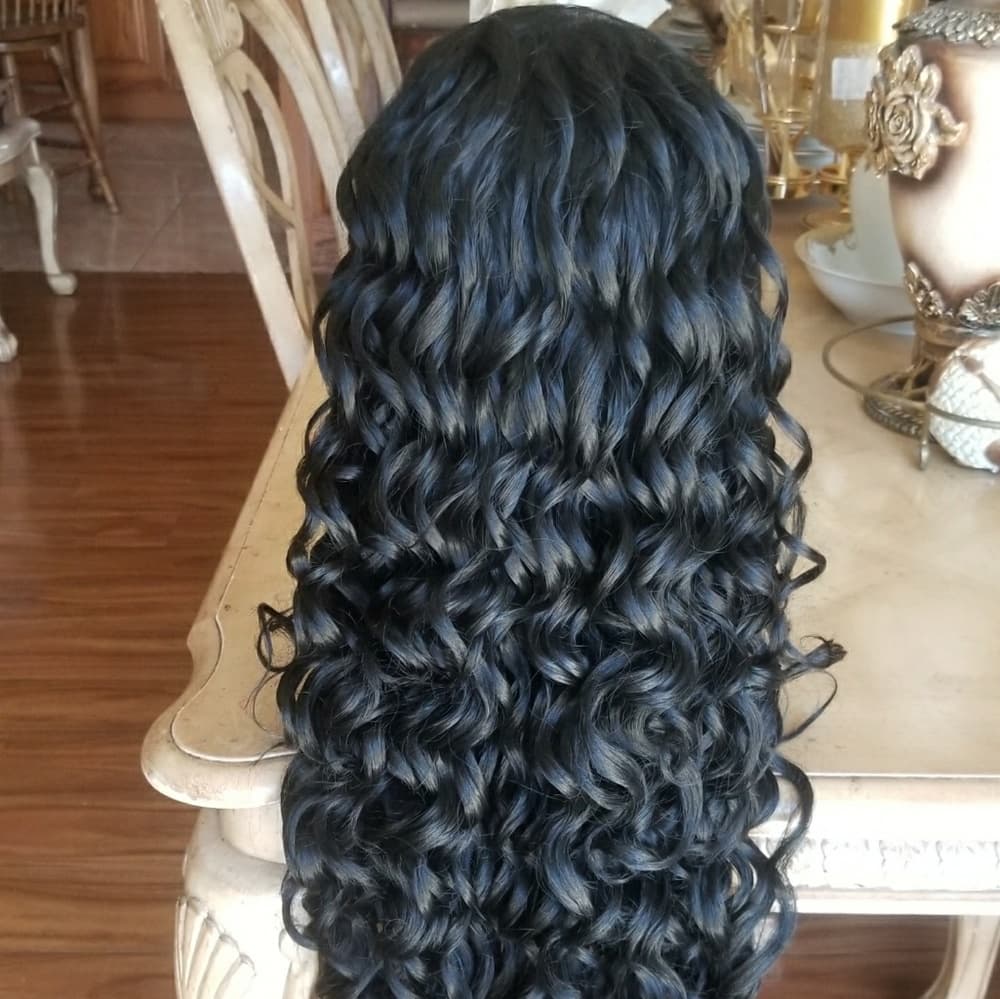 Beautiful Black Curly Lace Front Wig 26-28 inches - Thumbnail 4