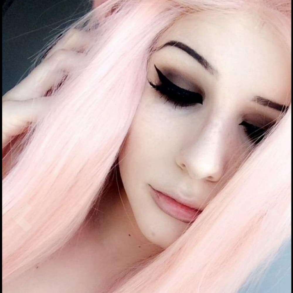 Pink Beauty LaceFront Wig 22-24 inches!! - Thumbnail 4